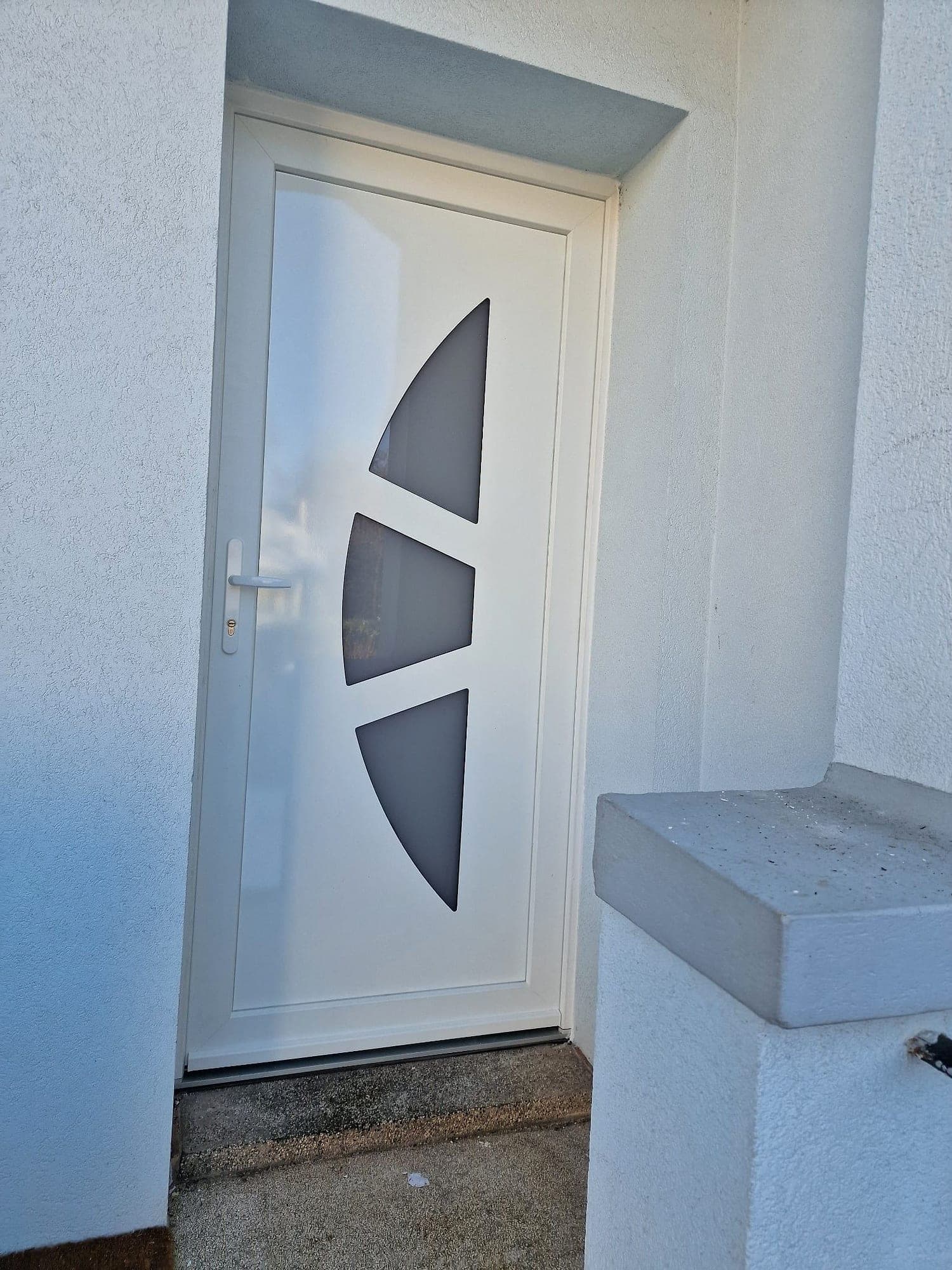 Porte d'entrée PVC blanc à Woerth — Fenêtres Glineur