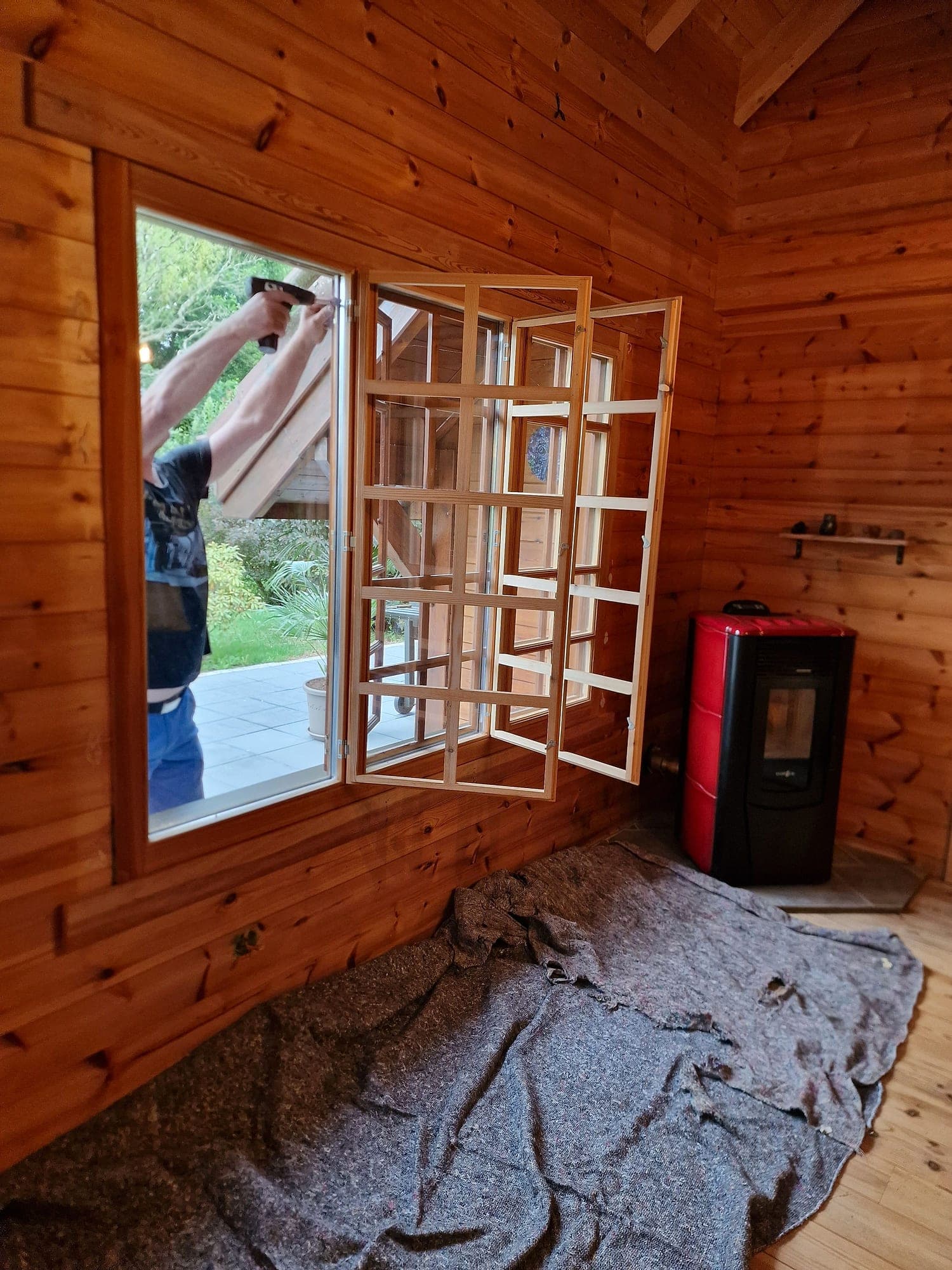 Porte-fenêtre PVC deux vantaux, finition Winchester, avant à Philippsbourg — Fenêtres Glineur